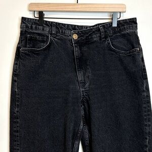 ZARA Criss Cross Fly Straight High Rise Frayed Raw Hem Jeans Washed Black